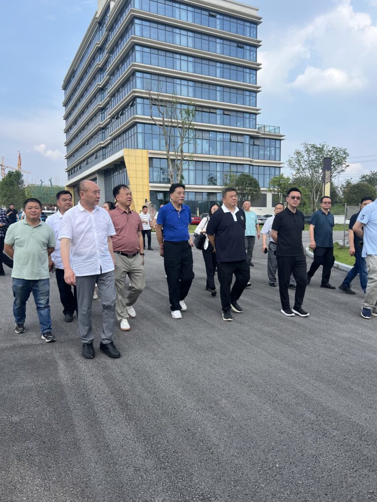 参观00
