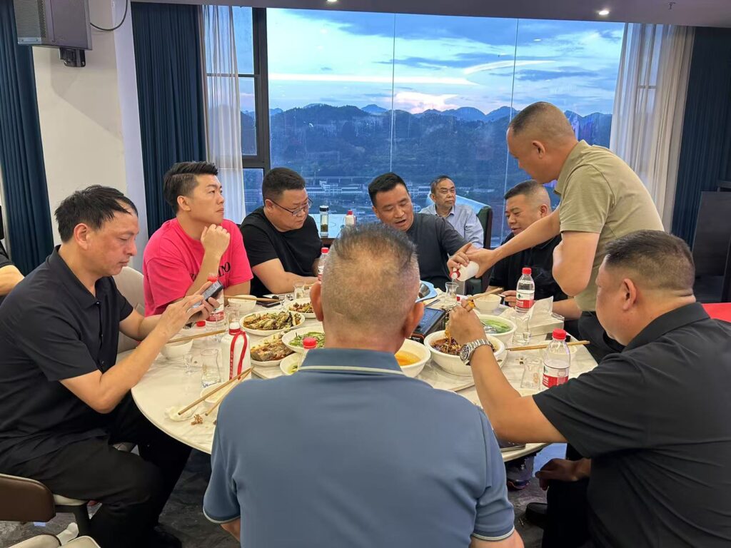 %E8%B4%BE%E5%80%92%E9%85%92