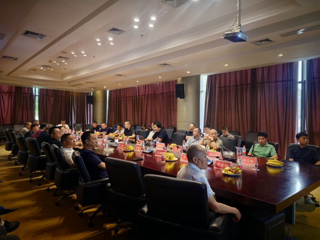 Chongqing Time-honored Brand Association organized an inspection of South China City 9 %E4%BC%9A%E5%9C%BA%E5%8F%B3