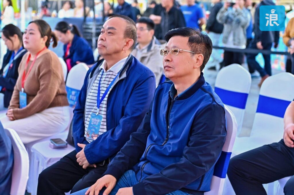 谭 张2人